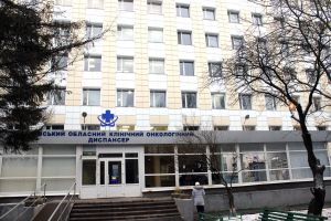 Полтава: Медзаклад одягли в «шубу» та «шапку»